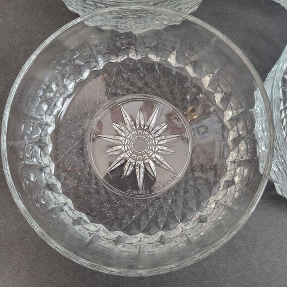 Set Of 4 Anchor Hocking Clear Glass Dessert Bowls With Starburst Design 4.5" Dia - Picture 3 of 6